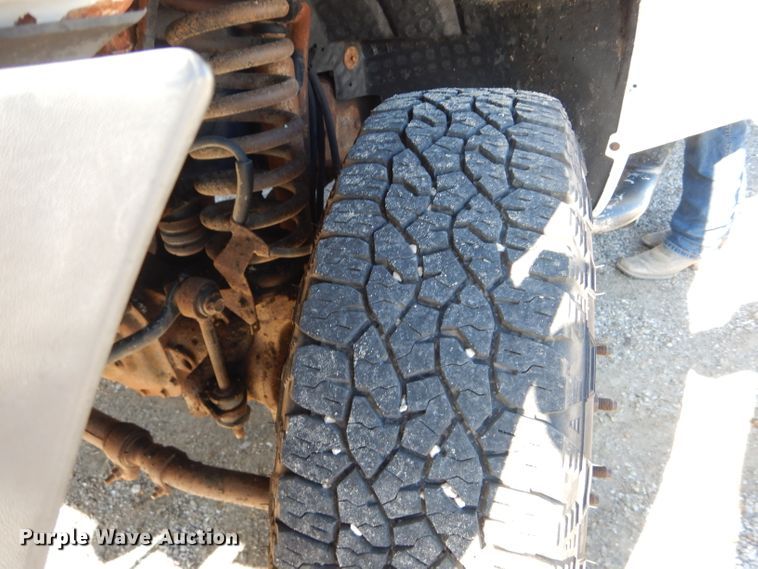 image for item DH6921 2005 Ford F350 Super Duty XL dump bed pickup truck