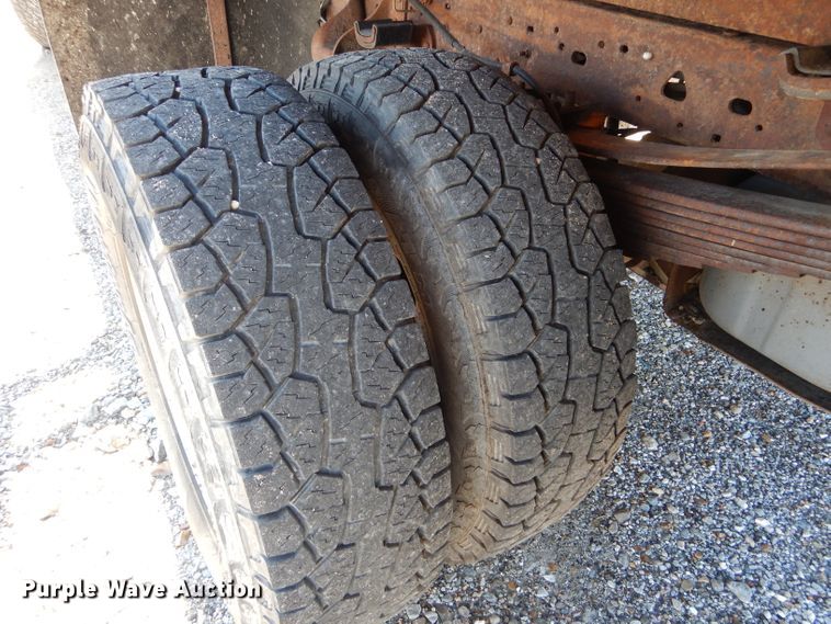 image for item DH6921 2005 Ford F350 Super Duty XL dump bed pickup truck