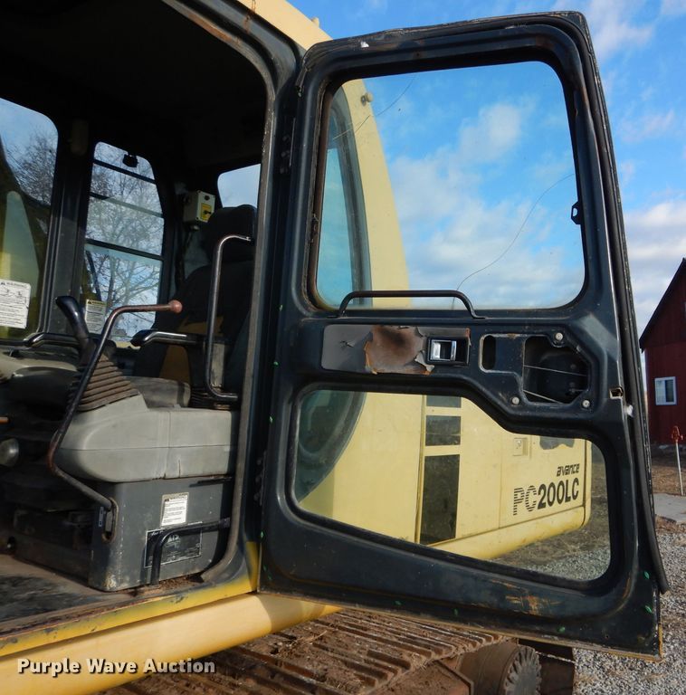 image for item DH6945 1998 Komatsu PC200LC-6 excavator