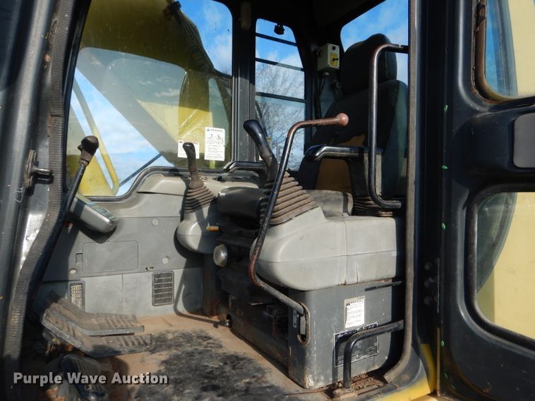 image for item DH6945 1998 Komatsu PC200LC-6 excavator