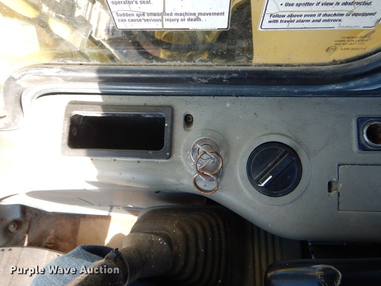 image for item DH6945 1998 Komatsu PC200LC-6 excavator