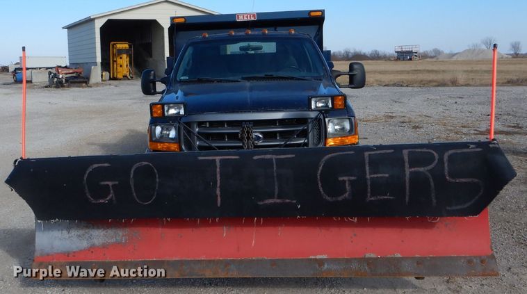 image for item DH6947 2001 Ford F550 Super Duty XL dump truck