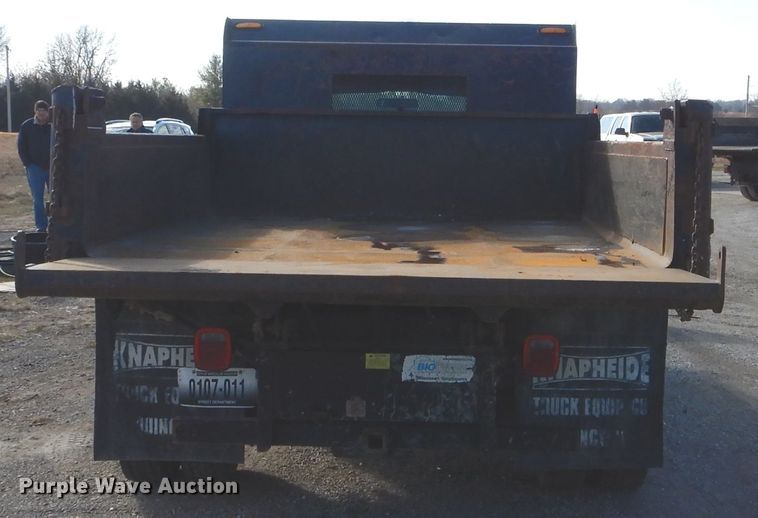 image for item DH6947 2001 Ford F550 Super Duty XL dump truck