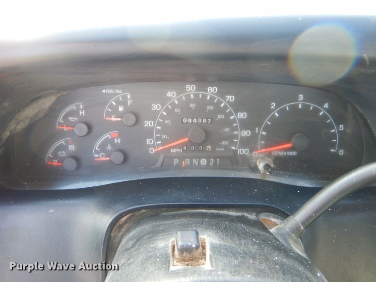 image for item DH6947 2001 Ford F550 Super Duty XL dump truck