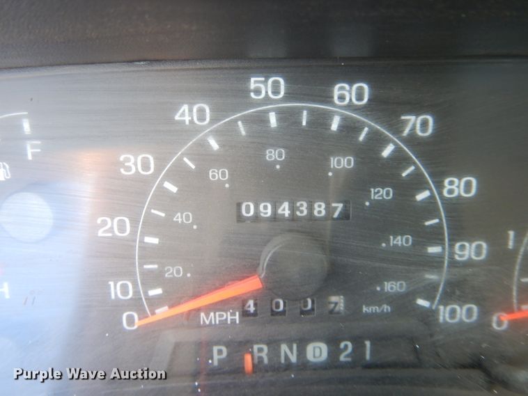 image for item DH6947 2001 Ford F550 Super Duty XL dump truck