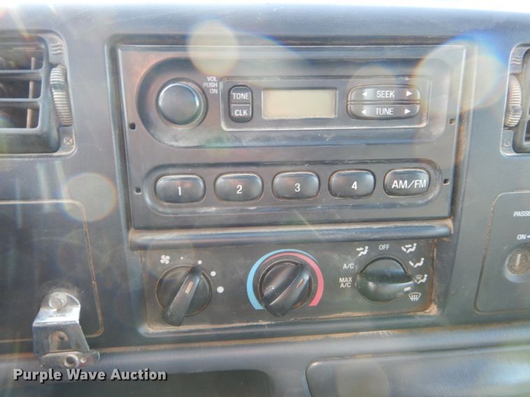 image for item DH6947 2001 Ford F550 Super Duty XL dump truck