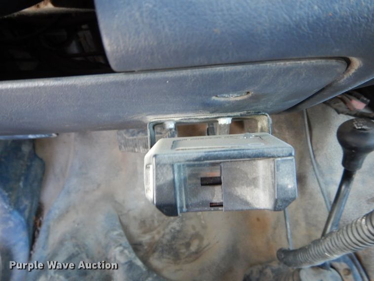 image for item DH6947 2001 Ford F550 Super Duty XL dump truck