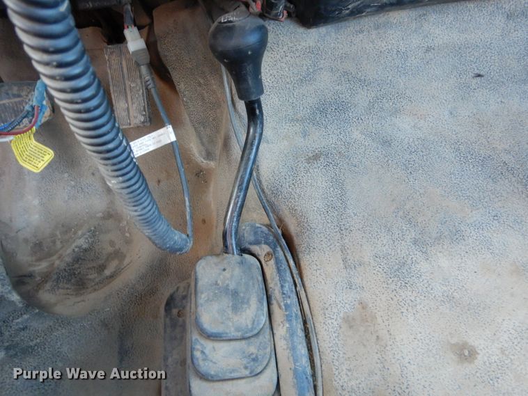 image for item DH6947 2001 Ford F550 Super Duty XL dump truck