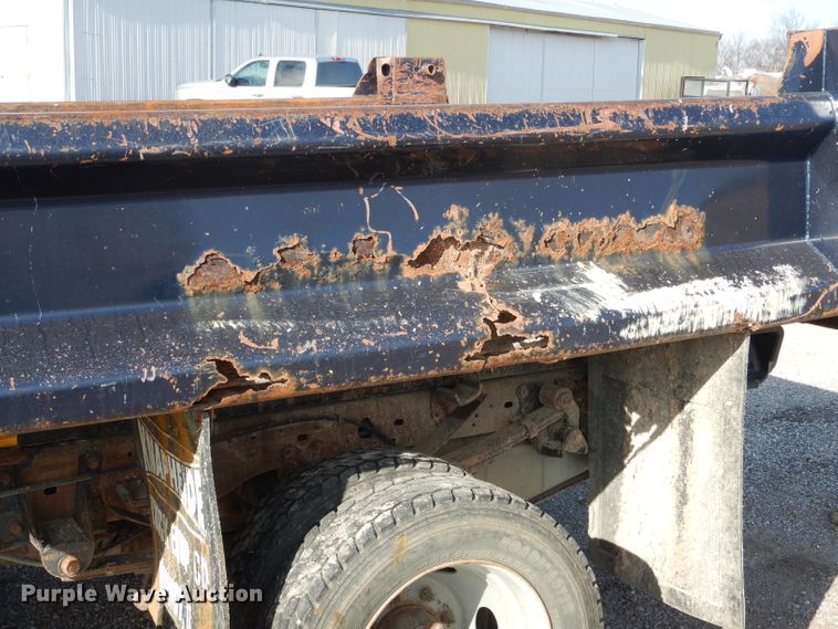 image for item DH6947 2001 Ford F550 Super Duty XL dump truck