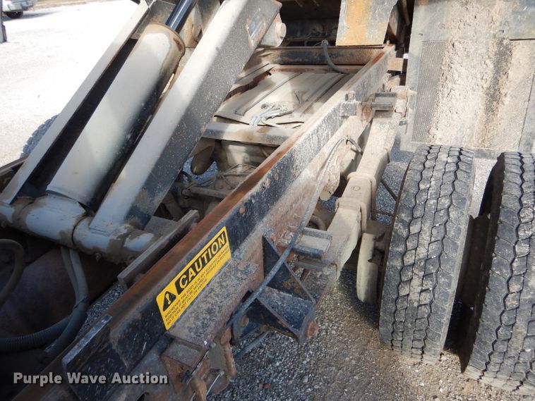 image for item DH6947 2001 Ford F550 Super Duty XL dump truck