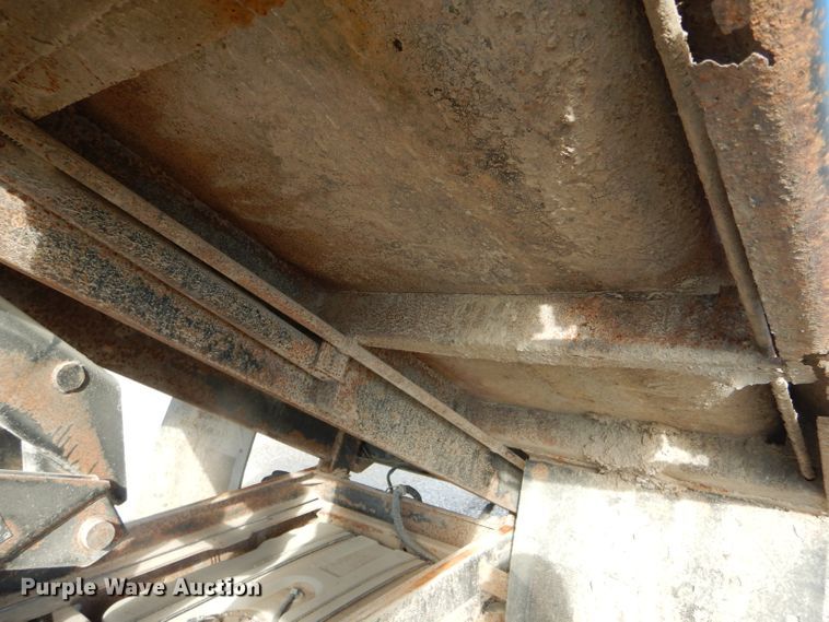 image for item DH6947 2001 Ford F550 Super Duty XL dump truck