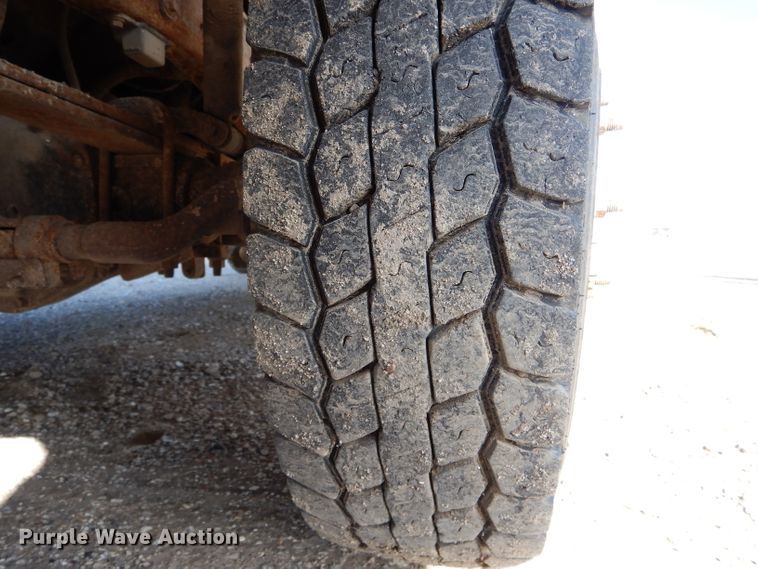 image for item DH6947 2001 Ford F550 Super Duty XL dump truck