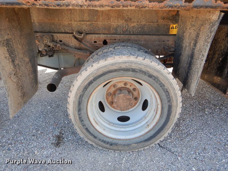 image for item DH6947 2001 Ford F550 Super Duty XL dump truck