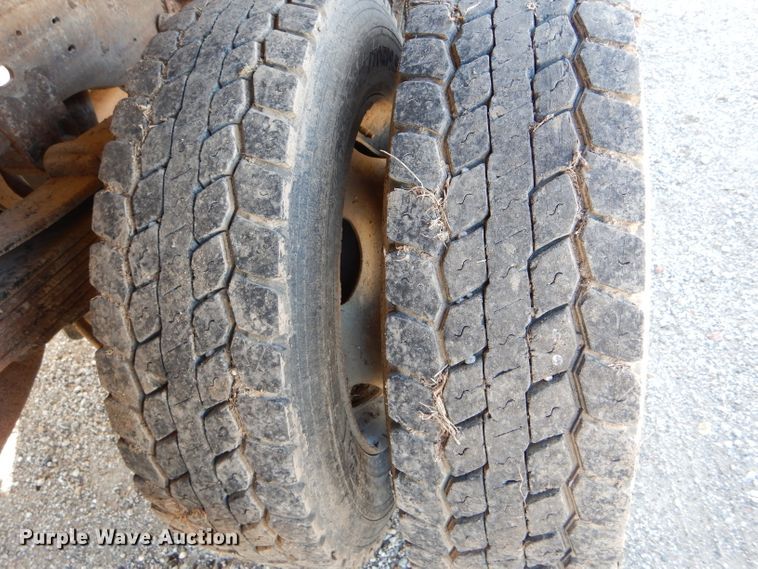 image for item DH6947 2001 Ford F550 Super Duty XL dump truck