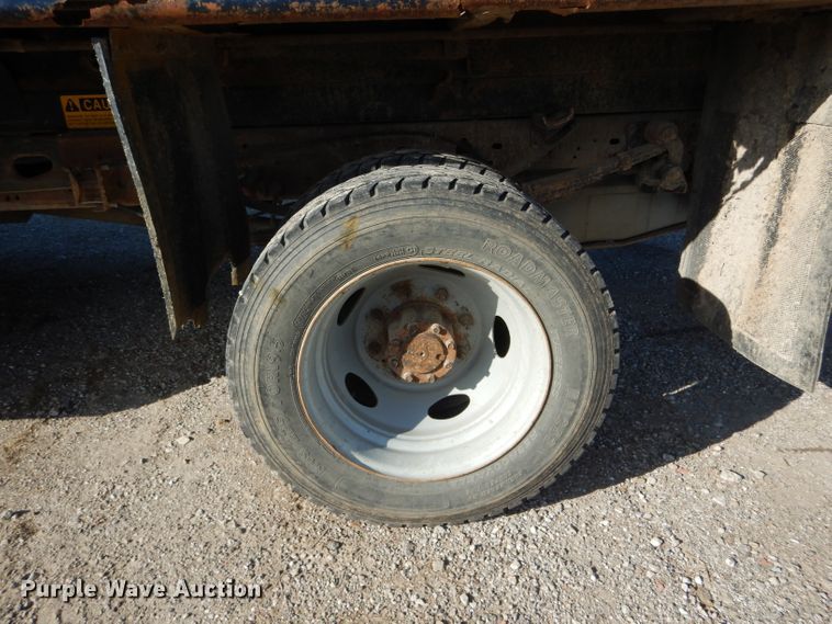 image for item DH6947 2001 Ford F550 Super Duty XL dump truck