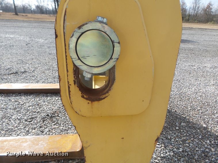 image for item DH7812 John Deere loader forks