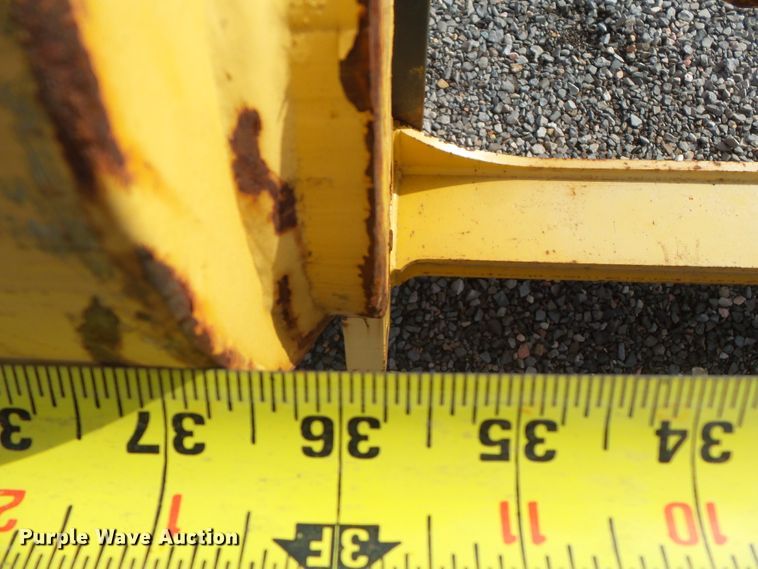 image for item DH7812 John Deere loader forks