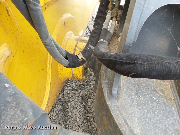 image for item DH7815 2013 John Deere 750K LGP dozer