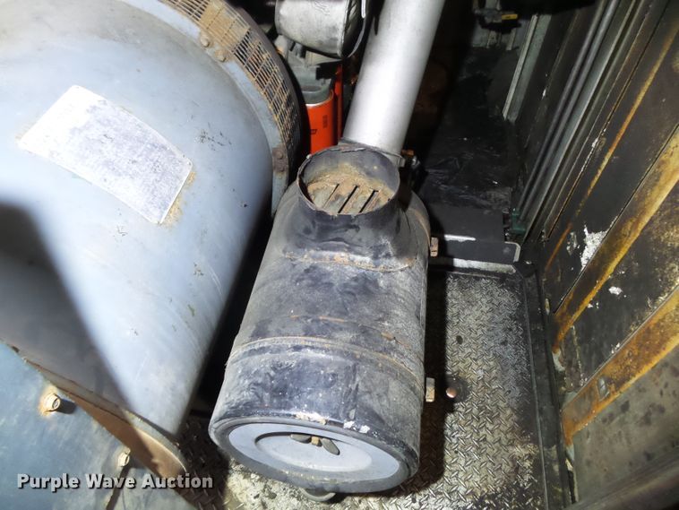 image for item DH7825 2000 E&C 8V2000572RSL4027 generator