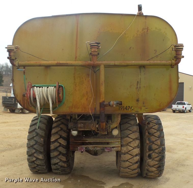 image for item DH7826 Euclid 207FD water wagon