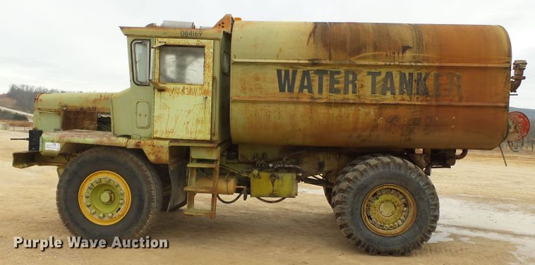 image for item DH7826 Euclid 207FD water wagon