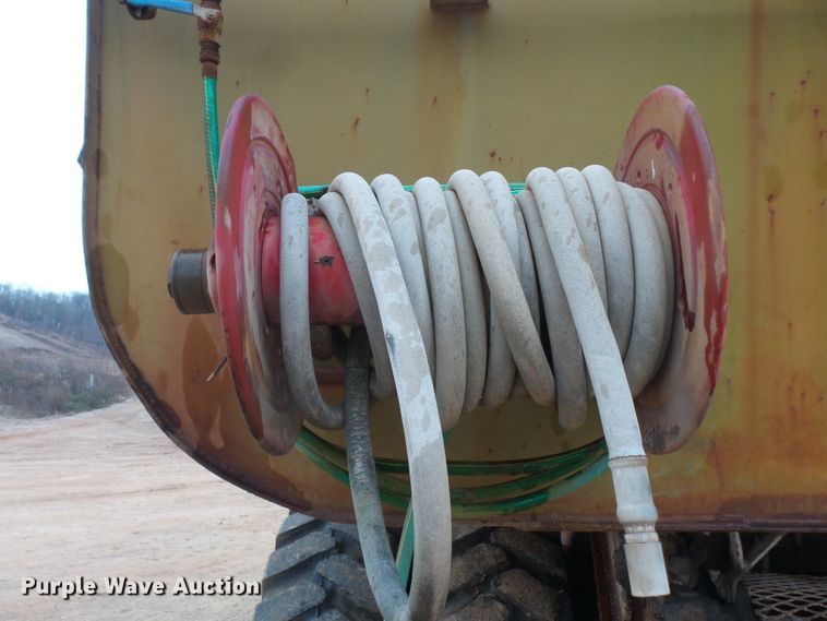 image for item DH7826 Euclid 207FD water wagon