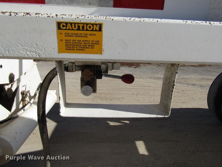 image for item DH8249 2005 Trail Blazer S4202 bottom dump trailer