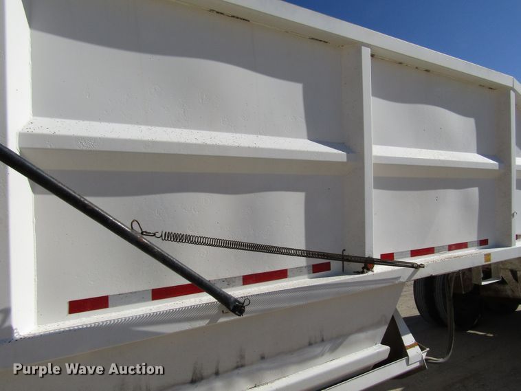 image for item DH8249 2005 Trail Blazer S4202 bottom dump trailer