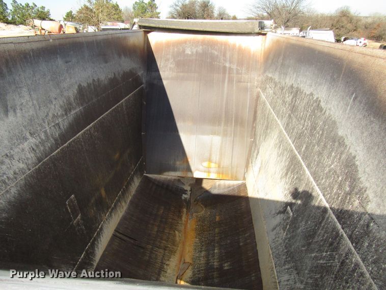 image for item DH8249 2005 Trail Blazer S4202 bottom dump trailer