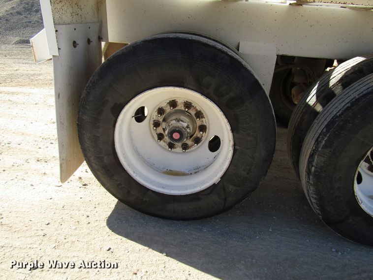 image for item DH8249 2005 Trail Blazer S4202 bottom dump trailer