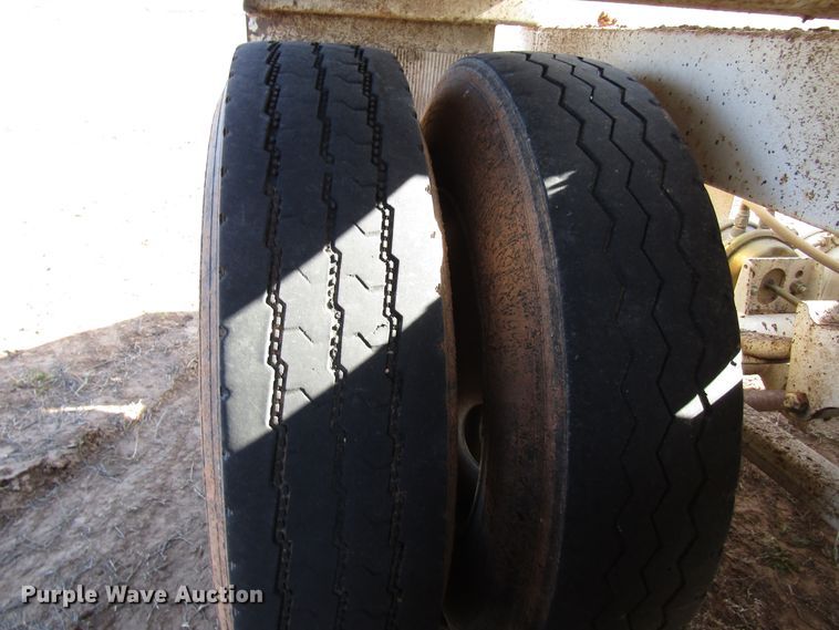 image for item DH8253 2014 CTS BDT40 bottom dump trailer