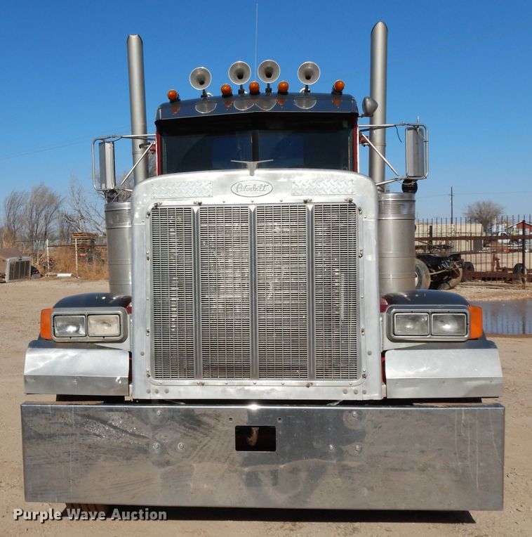 image for item DH8255 1999 Peterbilt 379 semi truck