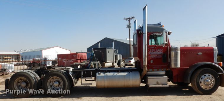 image for item DH8255 1999 Peterbilt 379 semi truck