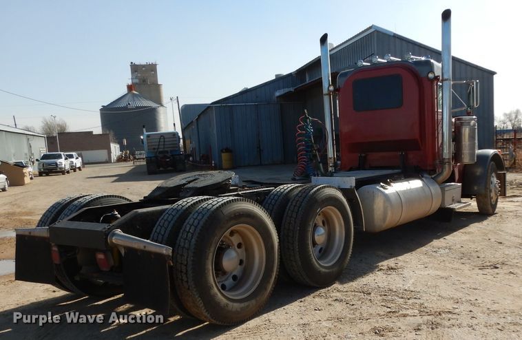 image for item DH8255 1999 Peterbilt 379 semi truck