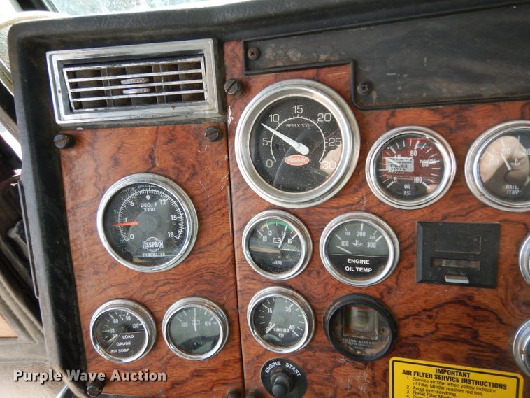 image for item DH8255 1999 Peterbilt 379 semi truck