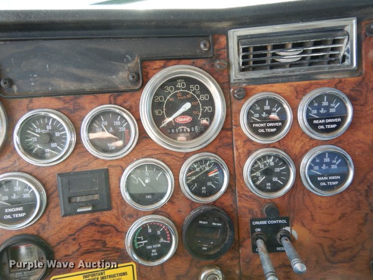 image for item DH8255 1999 Peterbilt 379 semi truck