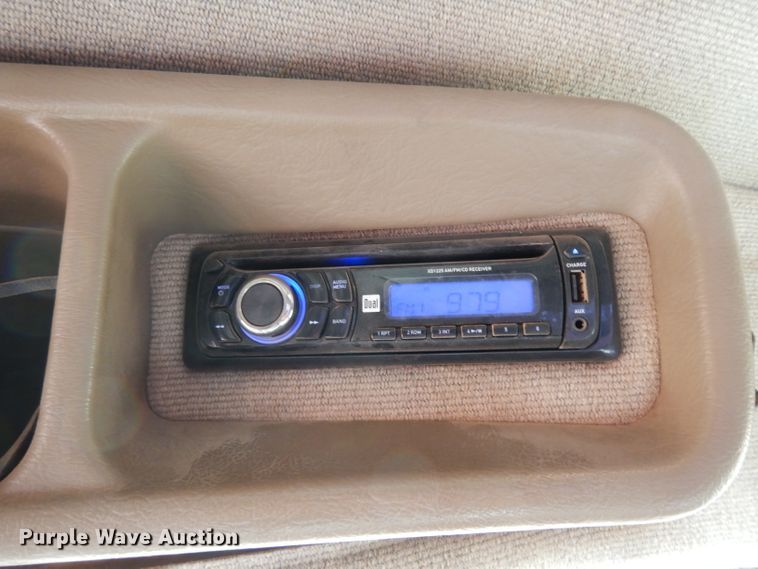 image for item DH8255 1999 Peterbilt 379 semi truck