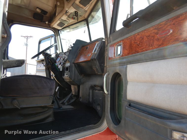 image for item DH8255 1999 Peterbilt 379 semi truck