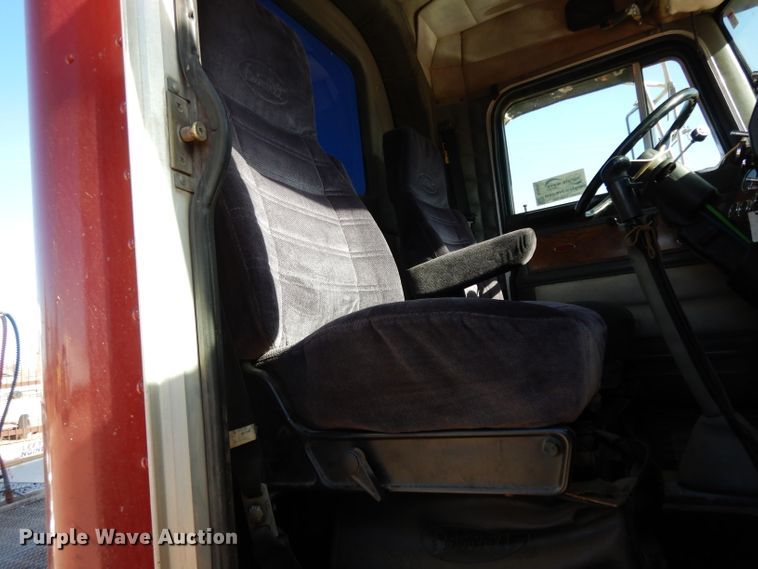 image for item DH8255 1999 Peterbilt 379 semi truck