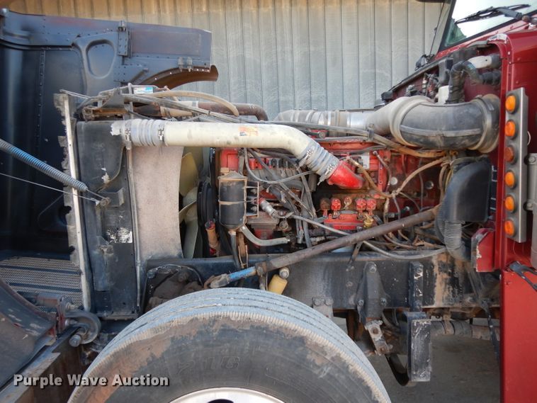 image for item DH8255 1999 Peterbilt 379 semi truck