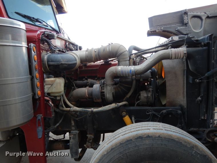 image for item DH8255 1999 Peterbilt 379 semi truck