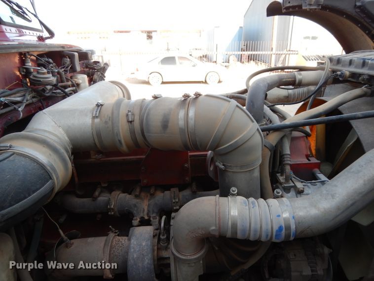 image for item DH8255 1999 Peterbilt 379 semi truck