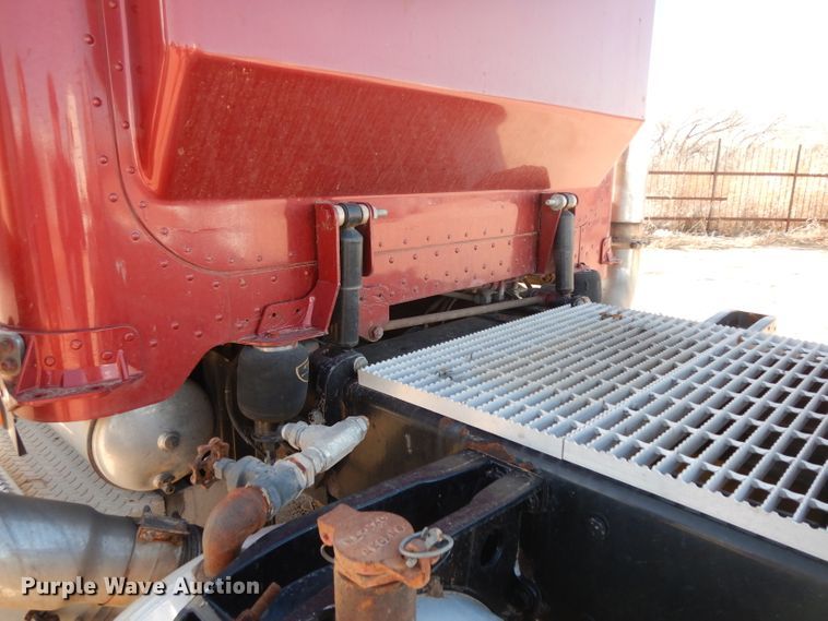 image for item DH8255 1999 Peterbilt 379 semi truck