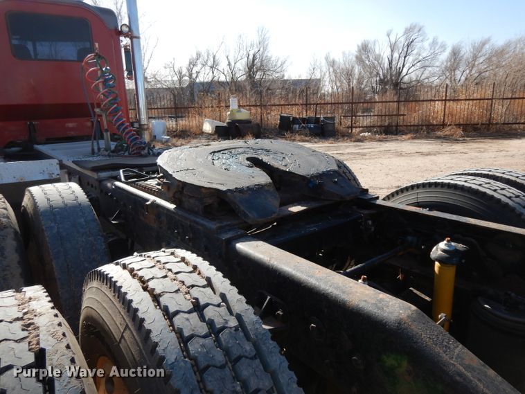 image for item DH8255 1999 Peterbilt 379 semi truck