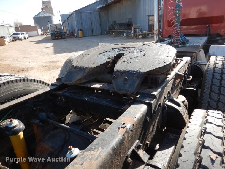 image for item DH8255 1999 Peterbilt 379 semi truck