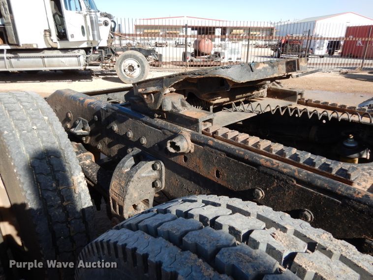 image for item DH8255 1999 Peterbilt 379 semi truck