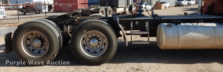 image for item DH8255 1999 Peterbilt 379 semi truck