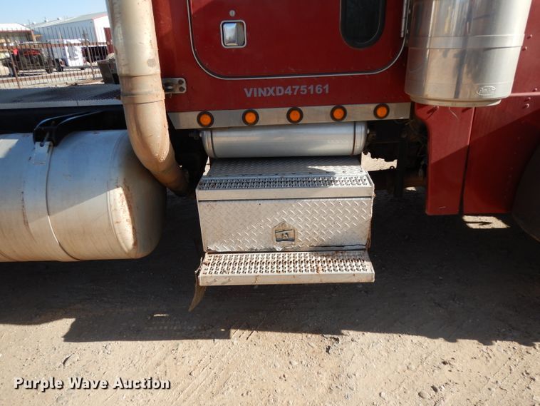 image for item DH8255 1999 Peterbilt 379 semi truck