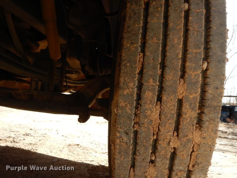 image for item DH8255 1999 Peterbilt 379 semi truck