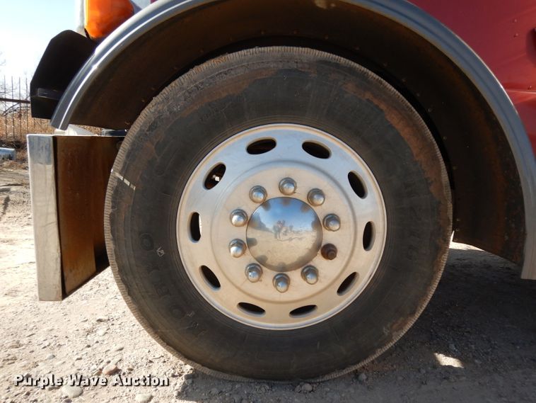 image for item DH8255 1999 Peterbilt 379 semi truck